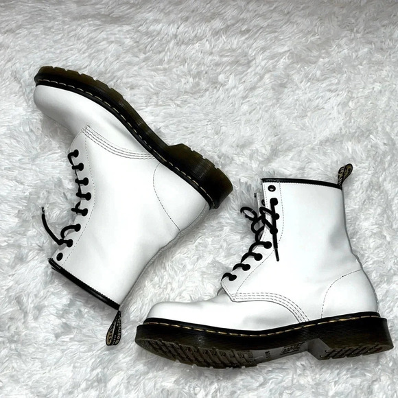 Dr. Martens | White Leather Lace Up Boots - Picture 5 of 12